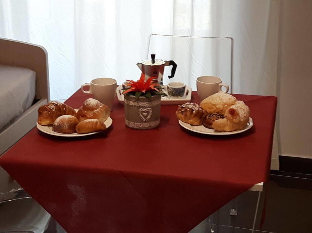 Be Italian Flat Bovio Hotel Naples Luaran gambar