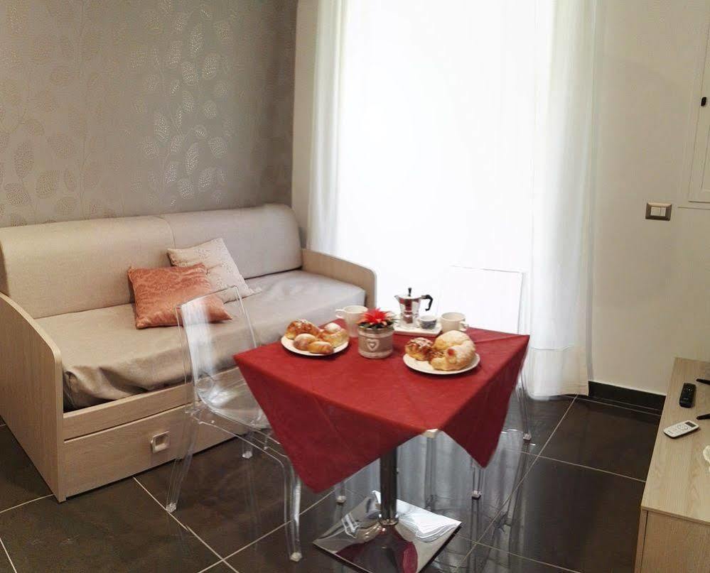 Be Italian Flat Bovio Hotel Naples Luaran gambar