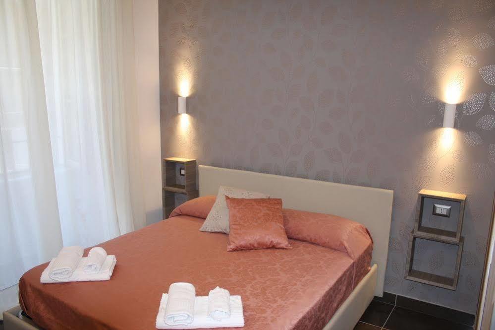 Be Italian Flat Bovio Hotel Naples Luaran gambar