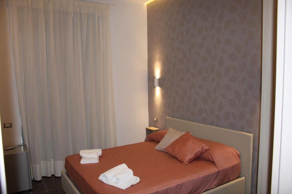 Be Italian Flat Bovio Hotel Naples Luaran gambar