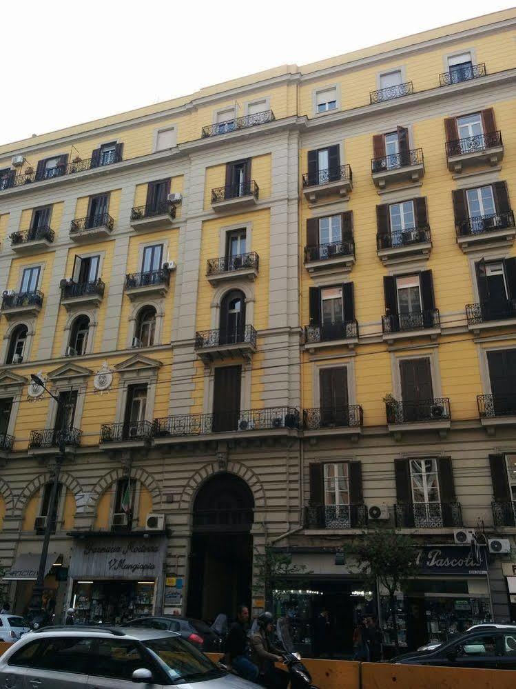 Be Italian Flat Bovio Hotel Naples Luaran gambar