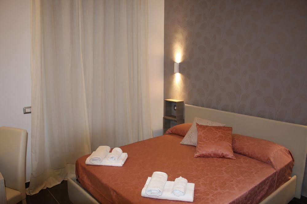 Be Italian Flat Bovio Hotel Naples Luaran gambar