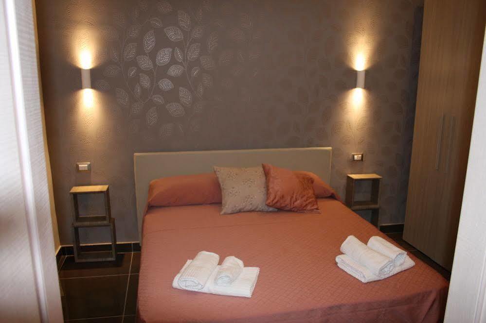Be Italian Flat Bovio Hotel Naples Luaran gambar